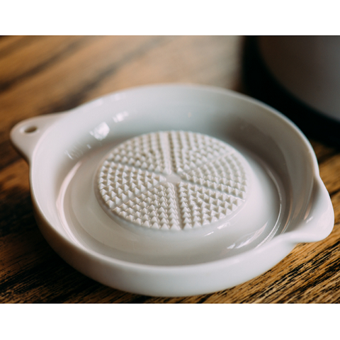 Grater plate, ceramic ~ Үрүүл таваг, керамик